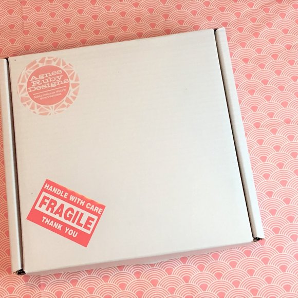 Marvelous Minnie Mouse Ear Display … - Picture 3 of 5